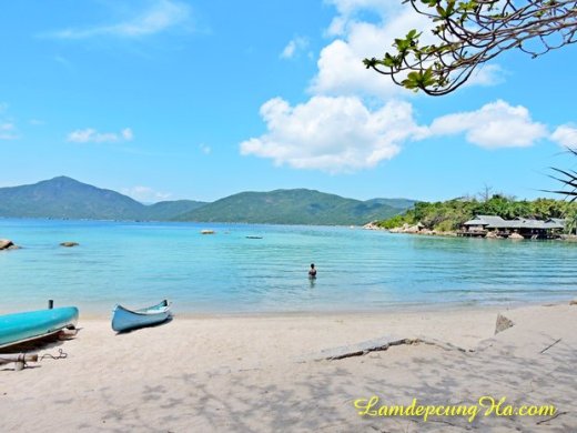 Hà tắm biển Hòn Ông