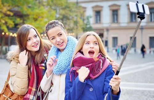 Chia sẻ hoạt động và quan điểm của bạn lên facebook