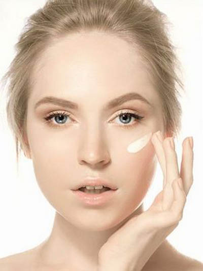 dùng mỹ phẩm đúng để hạn chế mụn trứng cá dùng mỹ phẩm đúng để hạn chế mụn trứng cá
