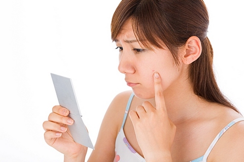 Có rất nhiều nguyên nhân gây ra mụn trứng cá
