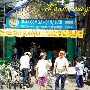 Quán Cơm 2000 Đồng - Cổ Tích Có Thật Tại Quận 3